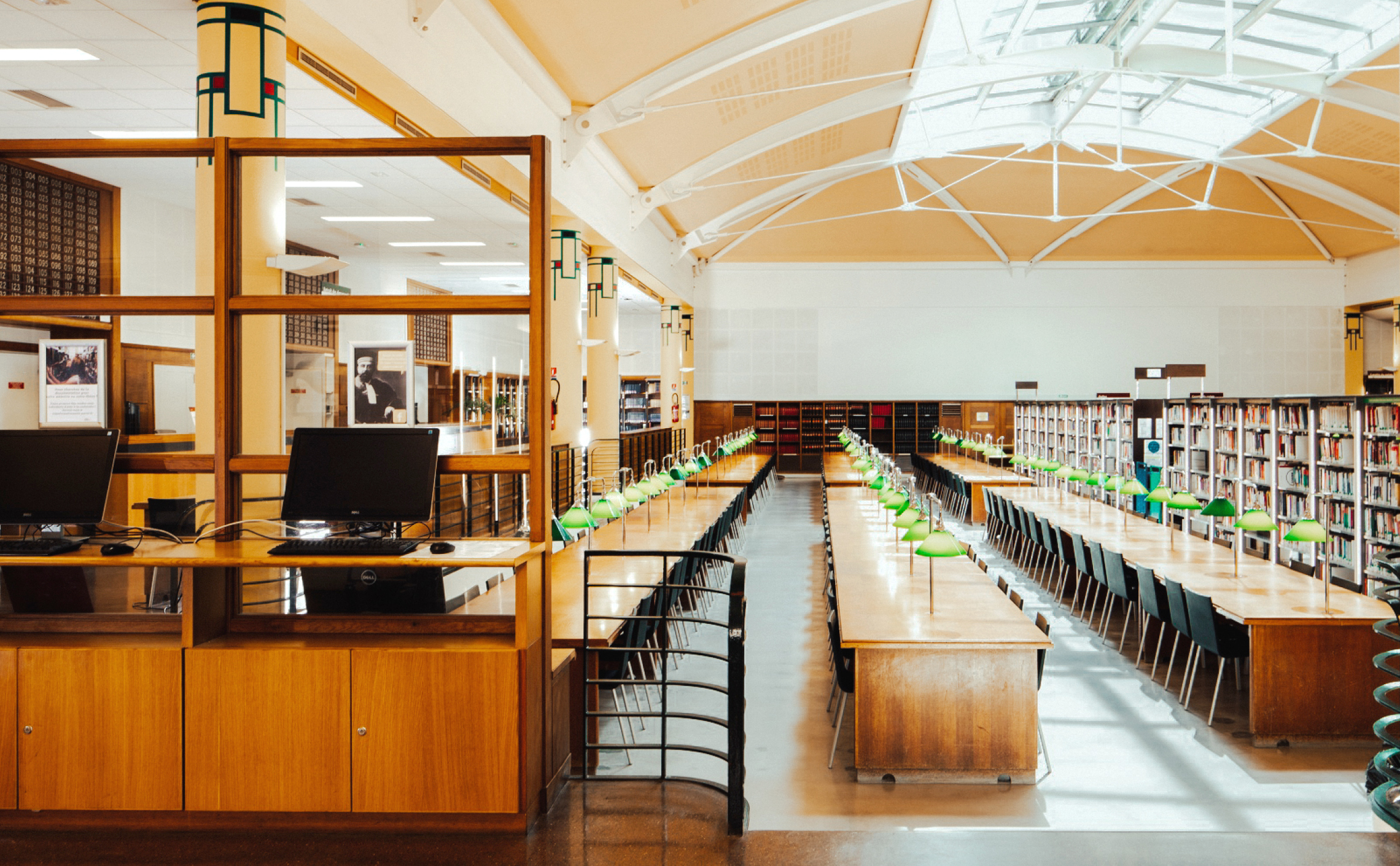 41-BIU-Cujas-branding-bibliotheque-grande-salle-lecteurs-livres-etudiants-ver