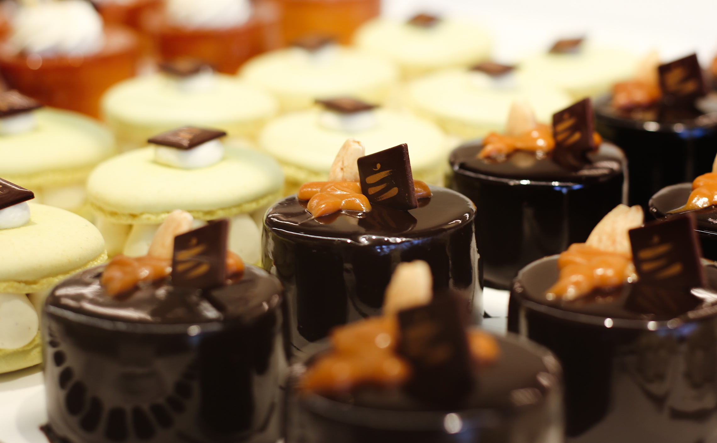 15_pastisserie_epilogue_ pastry_branding_cake_chocoloat_logo