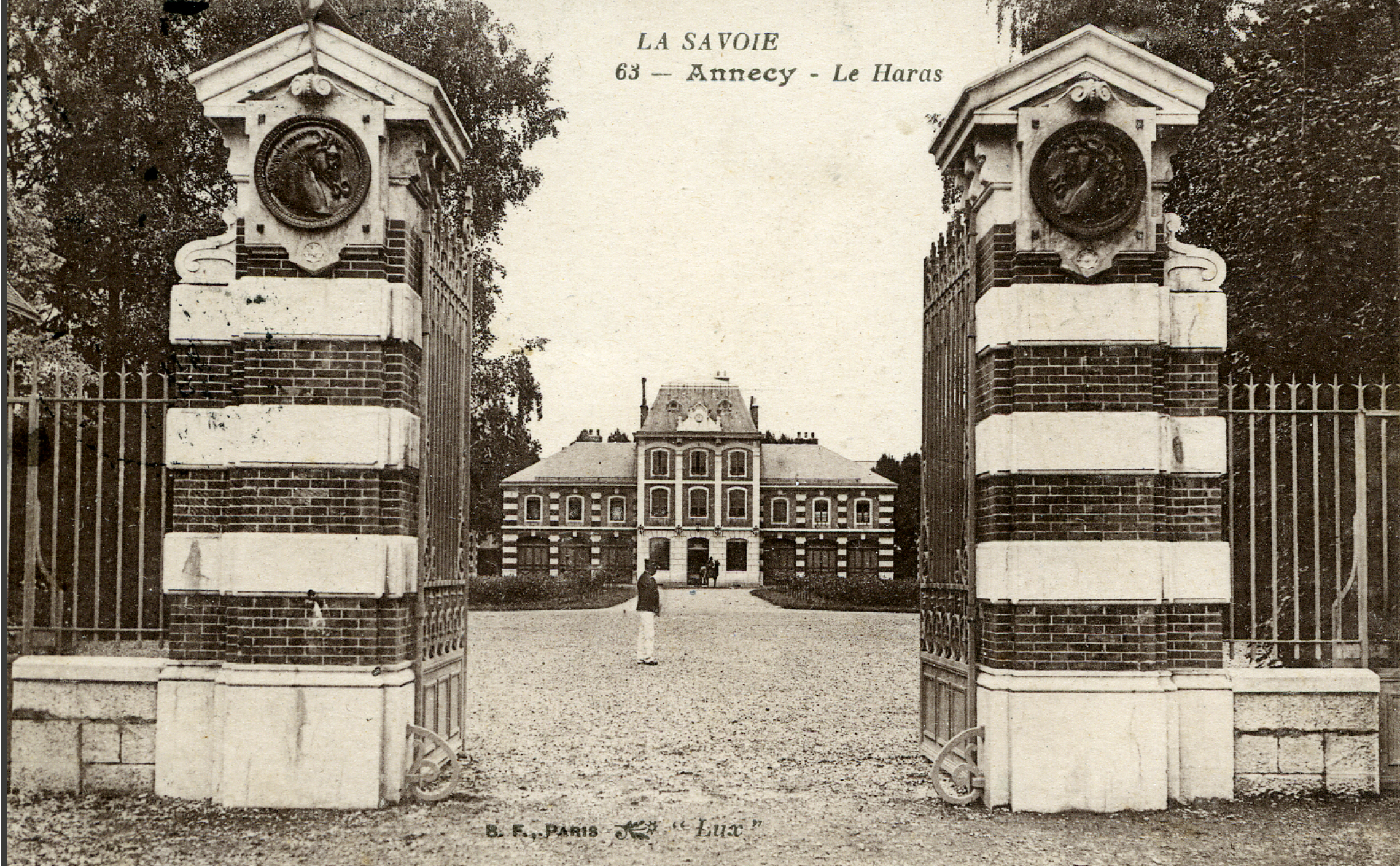 04_Haras-Annecy-identite-visuelle-archives